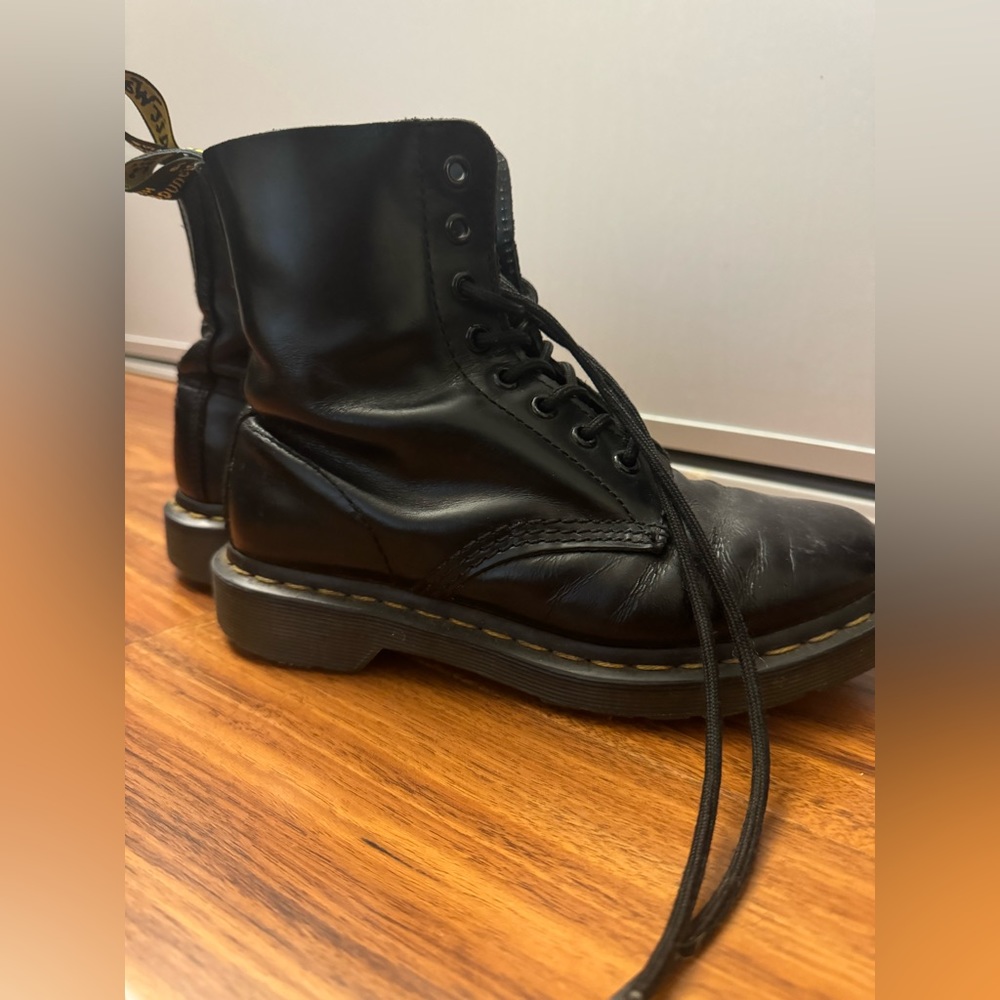 Doc marten leather boots - Women size 6